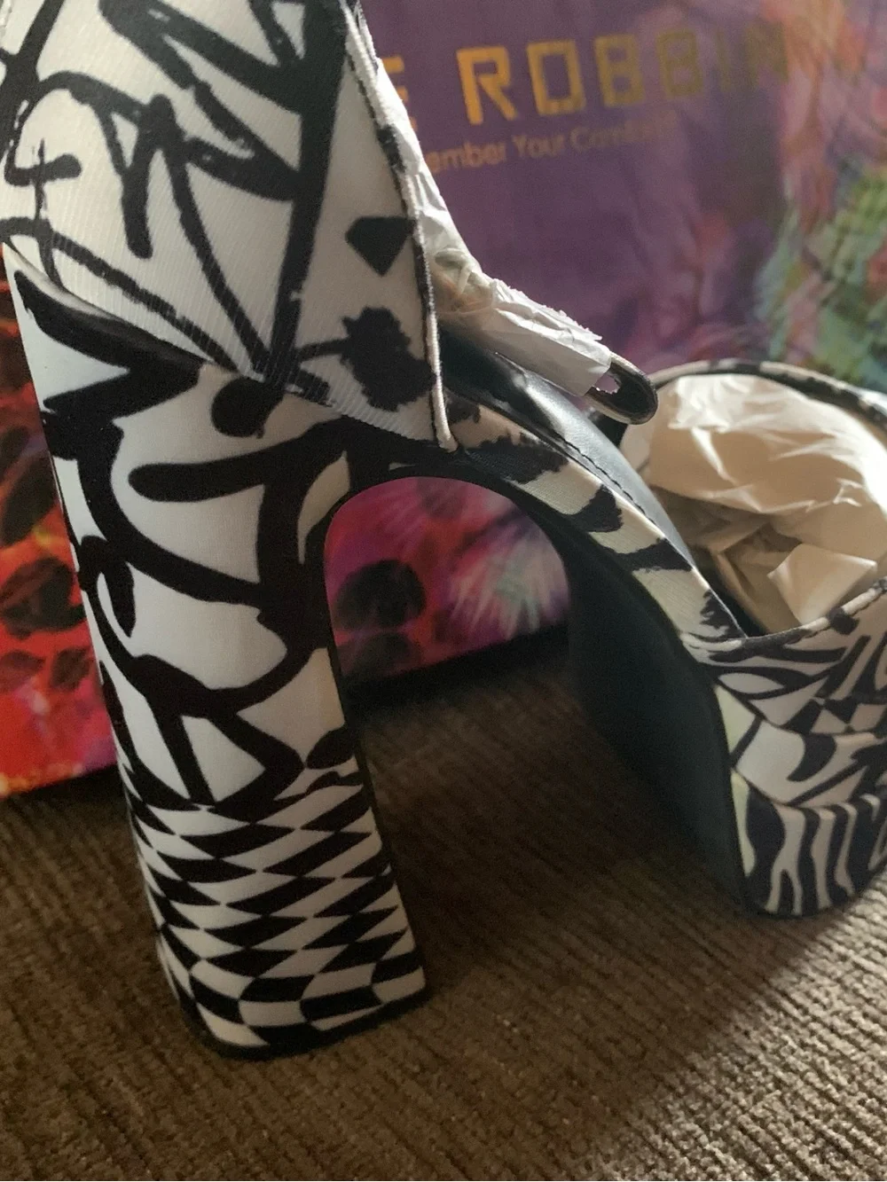 Cape Robbin Snow White platform heels